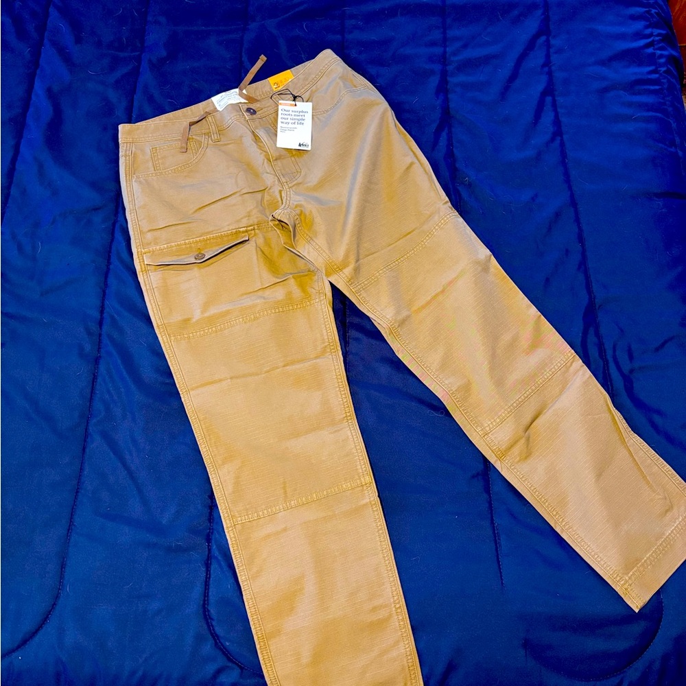 REI Northerwoods Men's cargo pants (34 waist, 32 inseam) Waterbuck Brown- new